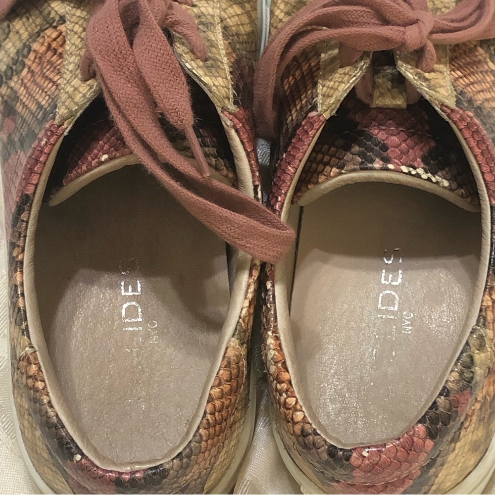 J/SLIDES - Lacee Snake Print Lace-Up Sneakers in Pink Multi size 9 - Picture 8 of 11